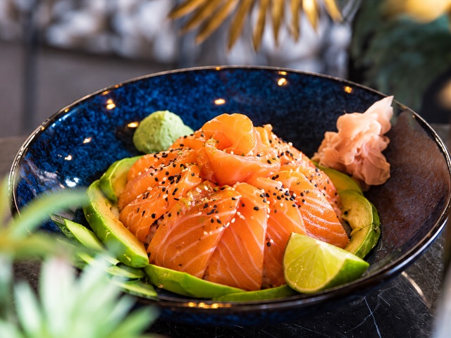 Chirashi saumon, avocat