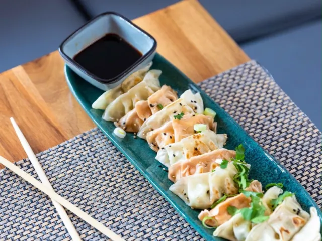 Mix gyozas x12