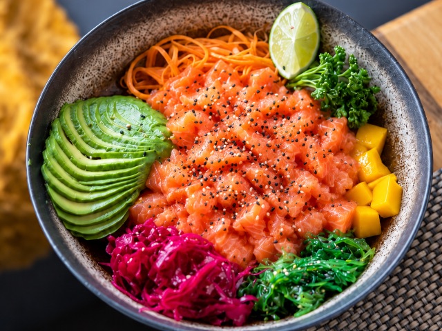 Poke bowl saumon