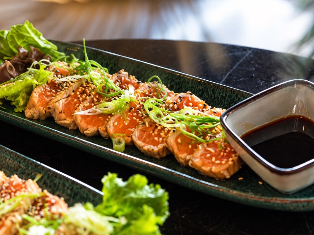 Tataki mi-cuit saumon